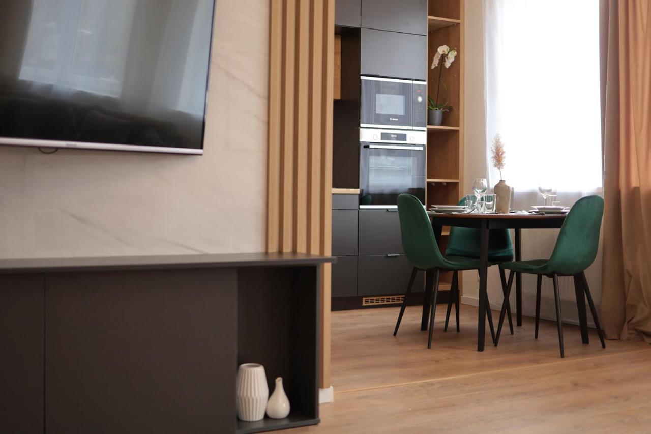 Beautiful And Stylish 2 Bedroom Apartment In The City Center And In The Pedestrian Zone Братислава Экстерьер фото