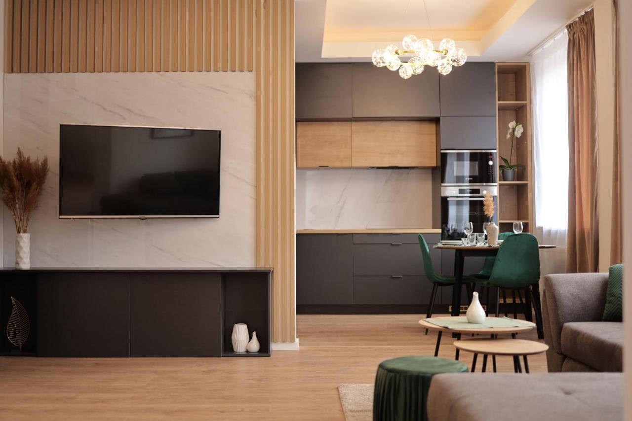 Beautiful And Stylish 2 Bedroom Apartment In The City Center And In The Pedestrian Zone Братислава Экстерьер фото