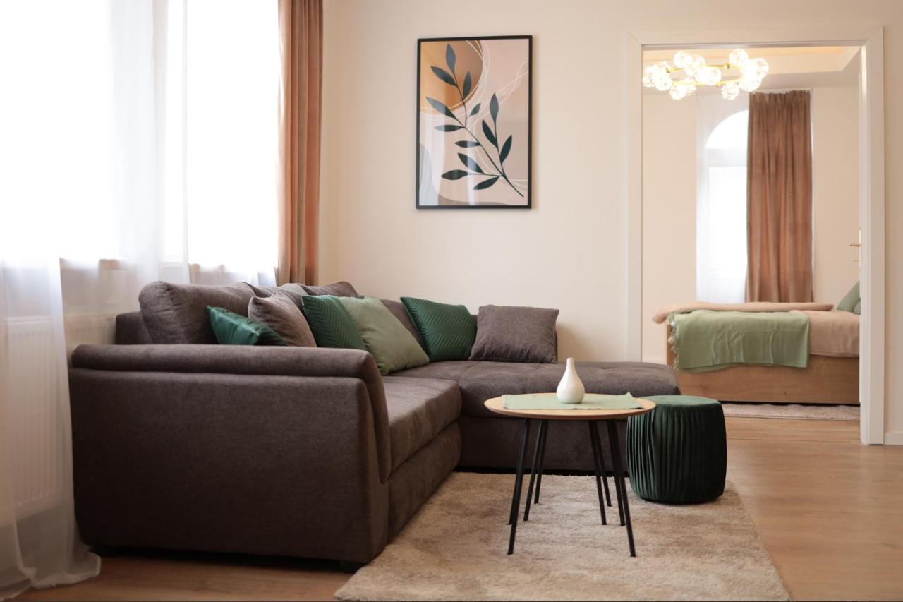 Beautiful And Stylish 2 Bedroom Apartment In The City Center And In The Pedestrian Zone Братислава Экстерьер фото