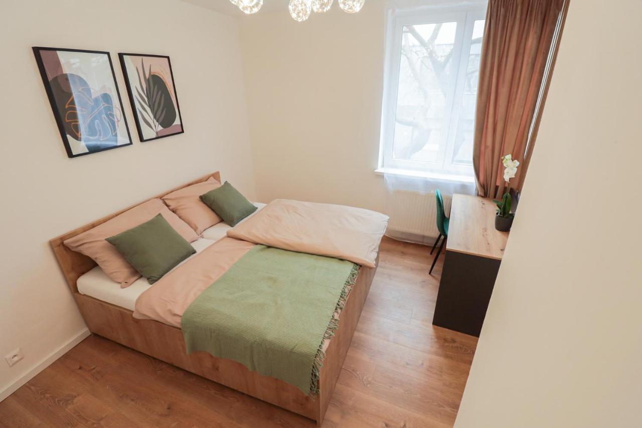 Beautiful And Stylish 2 Bedroom Apartment In The City Center And In The Pedestrian Zone Братислава Экстерьер фото